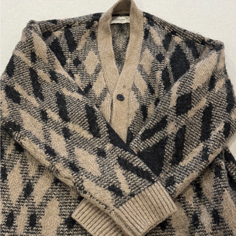 Abercrombie & Fitch Tan and Black Geometric V-Neck Cardigan
